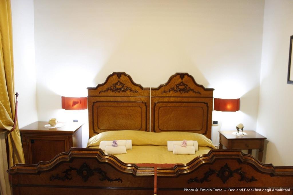 Bed and Breakfast Amalfitani Salerno Centro Habitación foto
