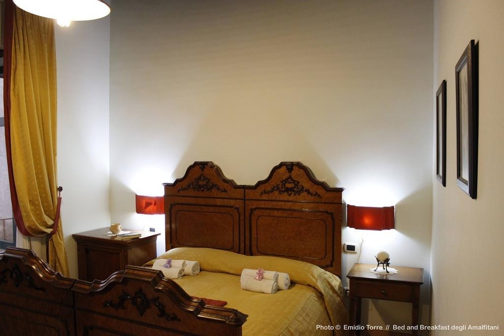 Bed and Breakfast Amalfitani Salerno Centro Habitación foto